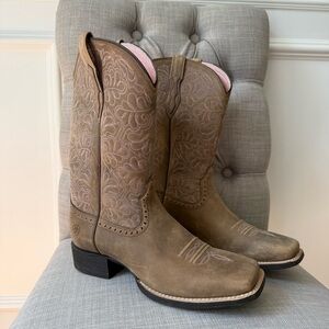 Ariat Brown Ankle Boots with Embroidered Design OBO